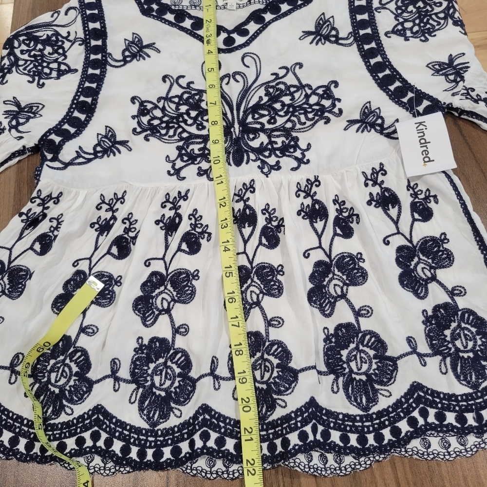 Kindred Women's Embroidered Boho Hippie White Navy Blouse Size S - Picture 7 of 11